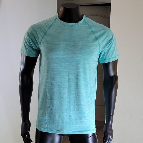 BRAND NEW SEAMLESS PERFORMANCE LAYER 8 QWICK-DRY T-SHIRT - Picture 13 of 15